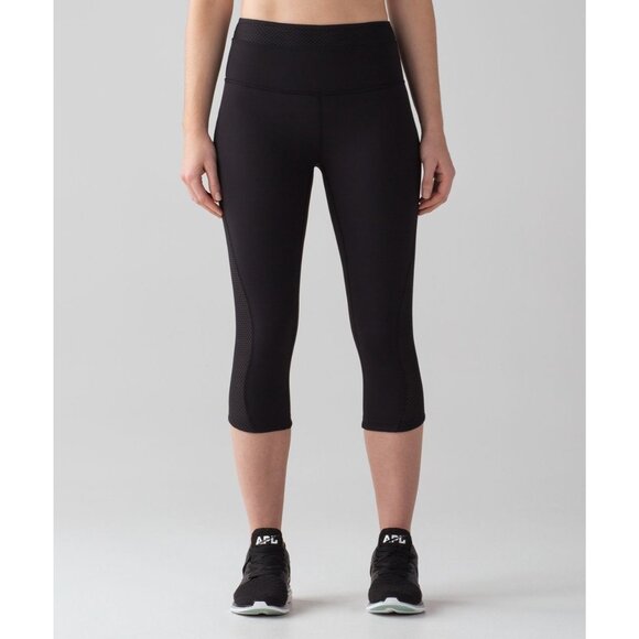 Lululemon Keep Score Crop Pants in Black - Picture 2 of 6